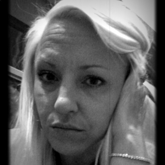 Meet your Posher, Alexis - Picture 1 of 1